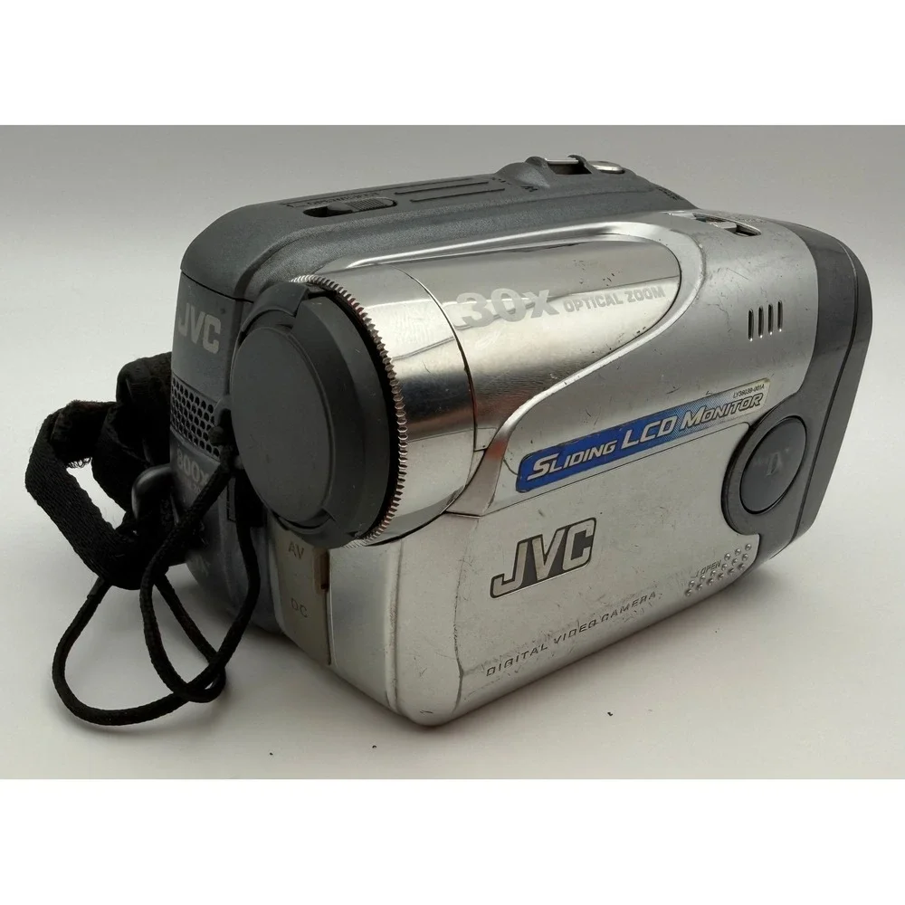 JVC GR-DA30U Digital Video‎ Camera MiniDV Camcorder 30x Optical Zoom Silver